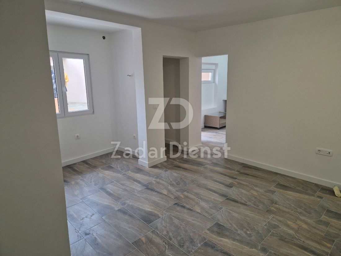 Casa con 3 unità abitative, a 150 m dal mare - Murter