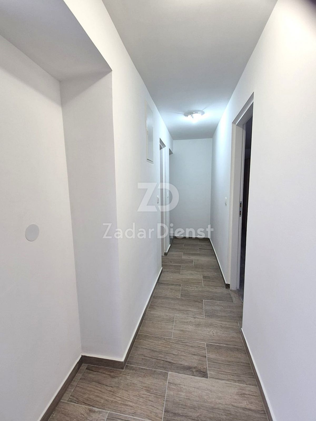 Casa con 3 unità abitative, a 150 m dal mare - Murter