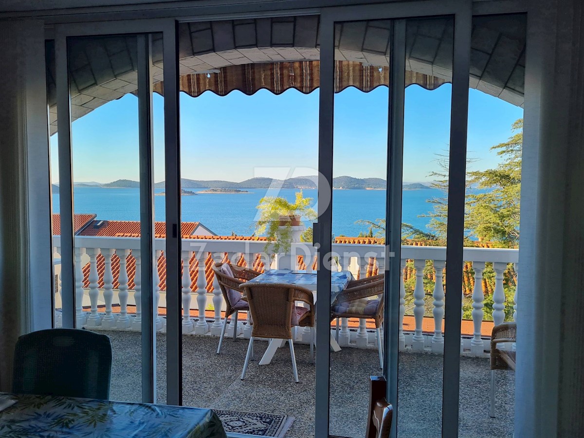 Casa con una splendida vista sul mare - Drage