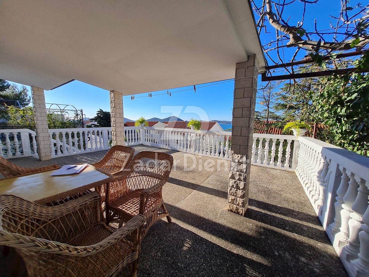 Casa con una splendida vista sul mare - Drage