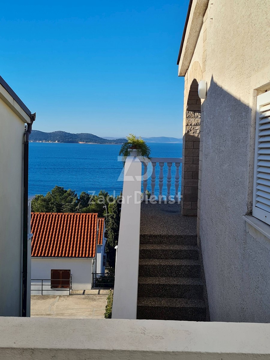 Casa con una splendida vista sul mare - Drage