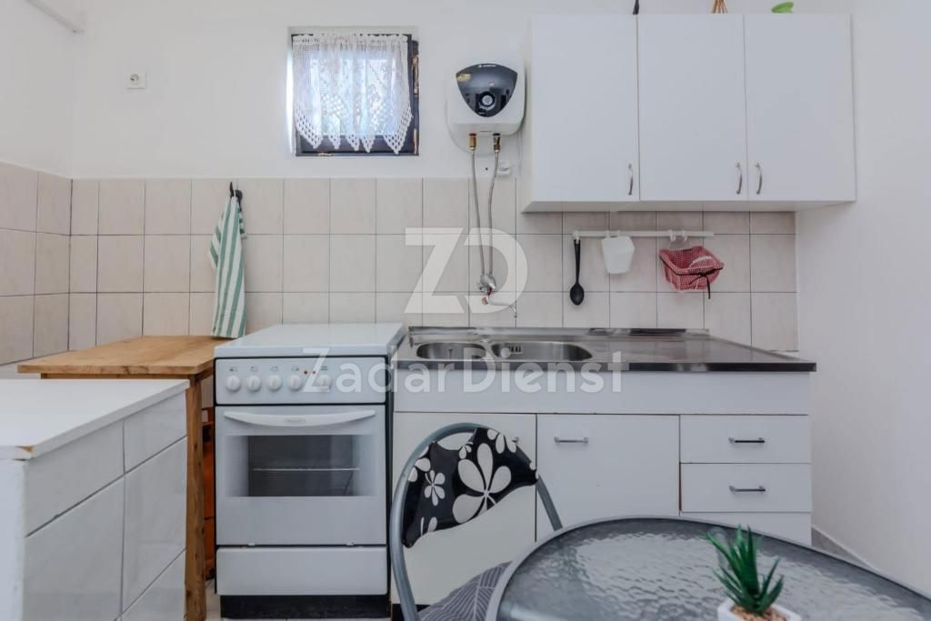 Casa indipendente a tre piani con 3 unità abitative