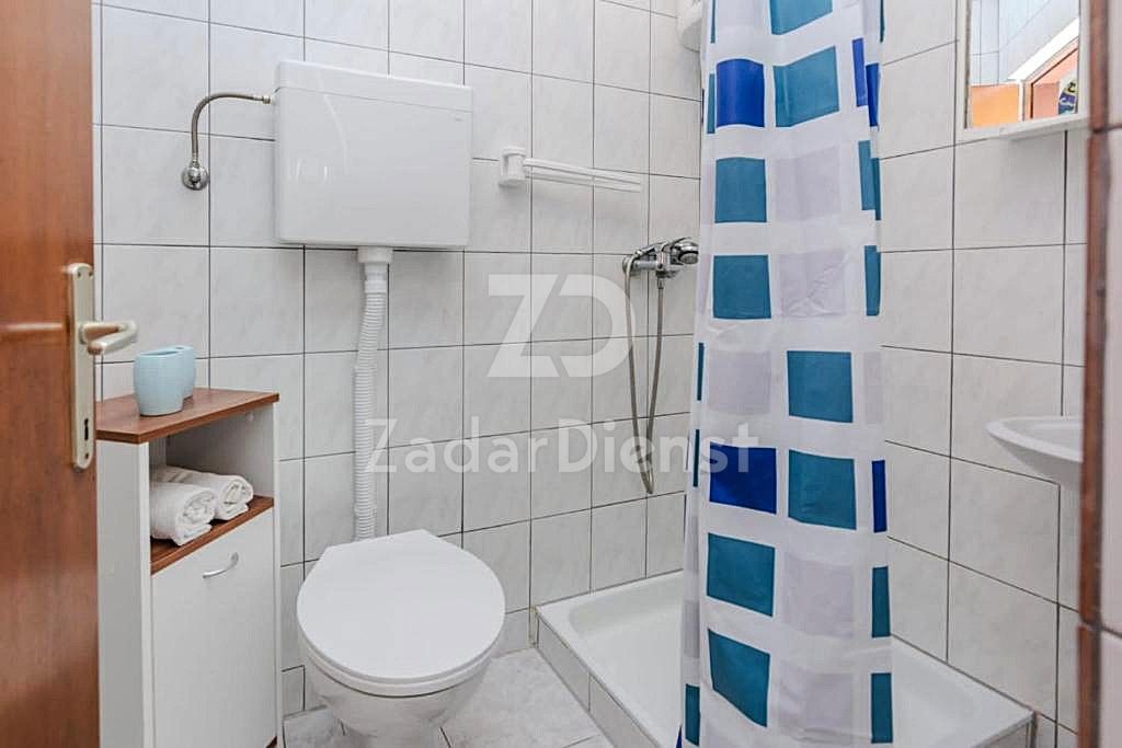 Casa indipendente a tre piani con 3 unità abitative