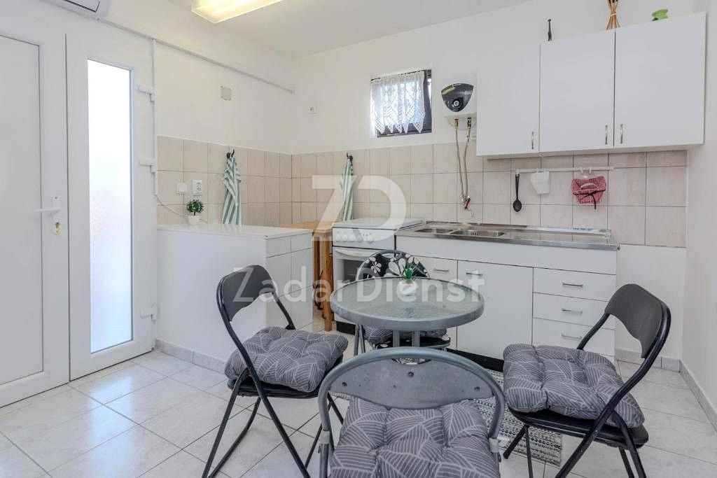 Casa indipendente a tre piani con 3 unità abitative