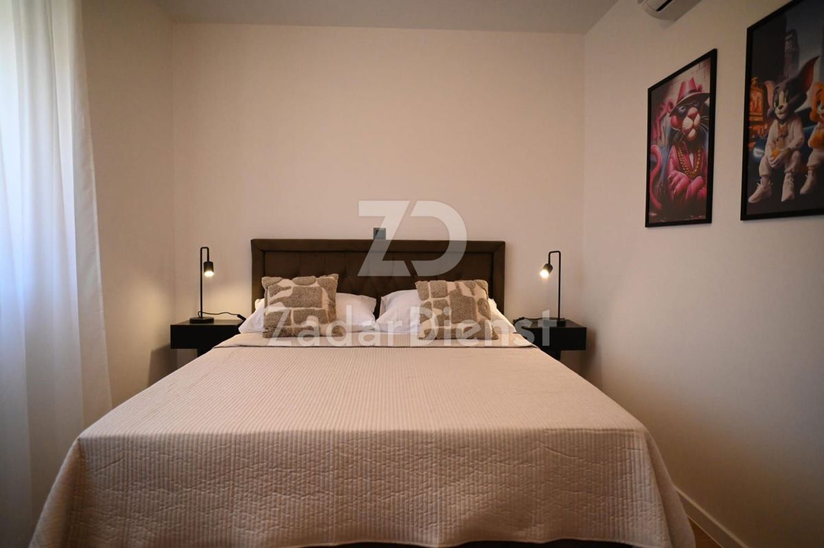 Casa bifamiliare con piscina e vista sul mare