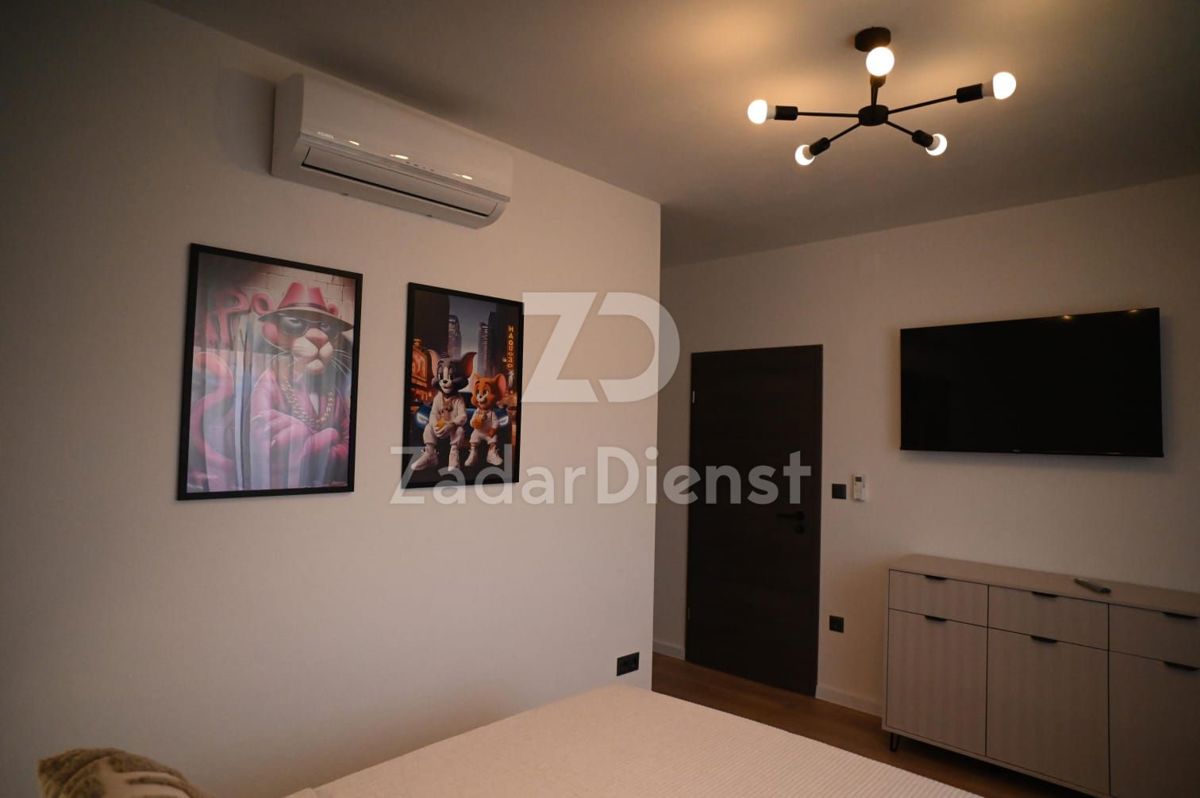 Casa bifamiliare con piscina e vista sul mare