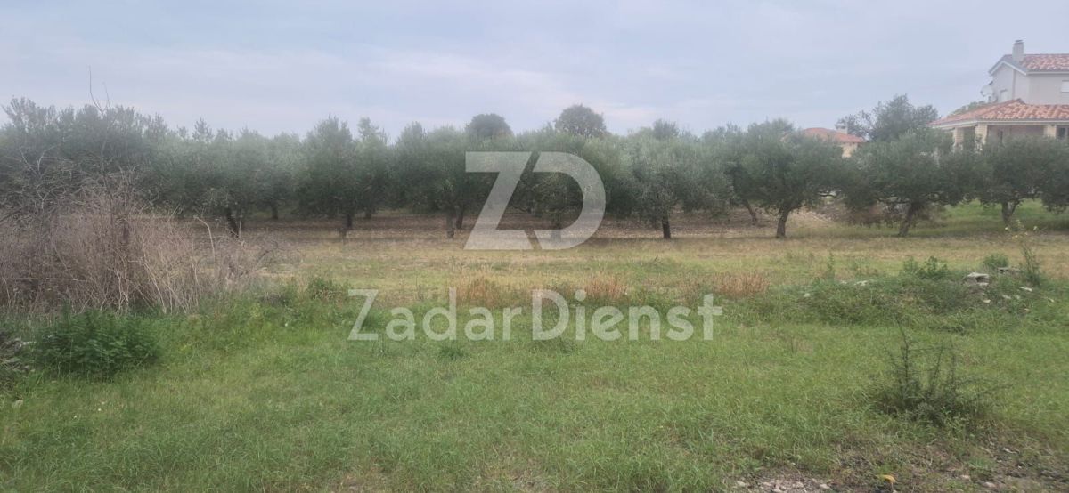 Terreno edificabile di 1410 m2 a Gornji Zemunik