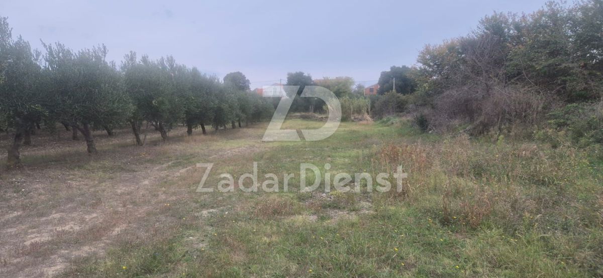 Terreno edificabile di 1410 m2 a Gornji Zemunik