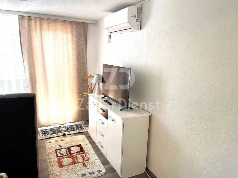 Bellissimo appartamento con ampio giardino a Gračac