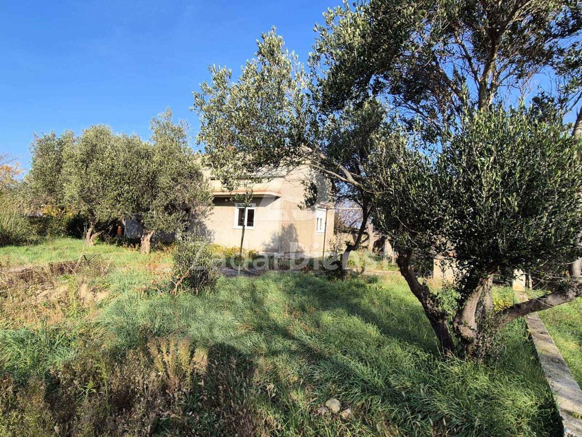 Casa con ampio giardino in ottima posizione