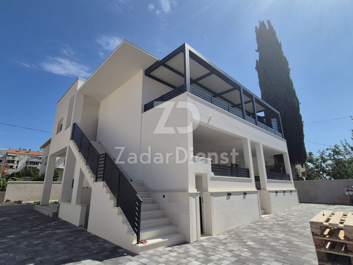 Bellissimo appartamento al piano terra nel centro di Zara