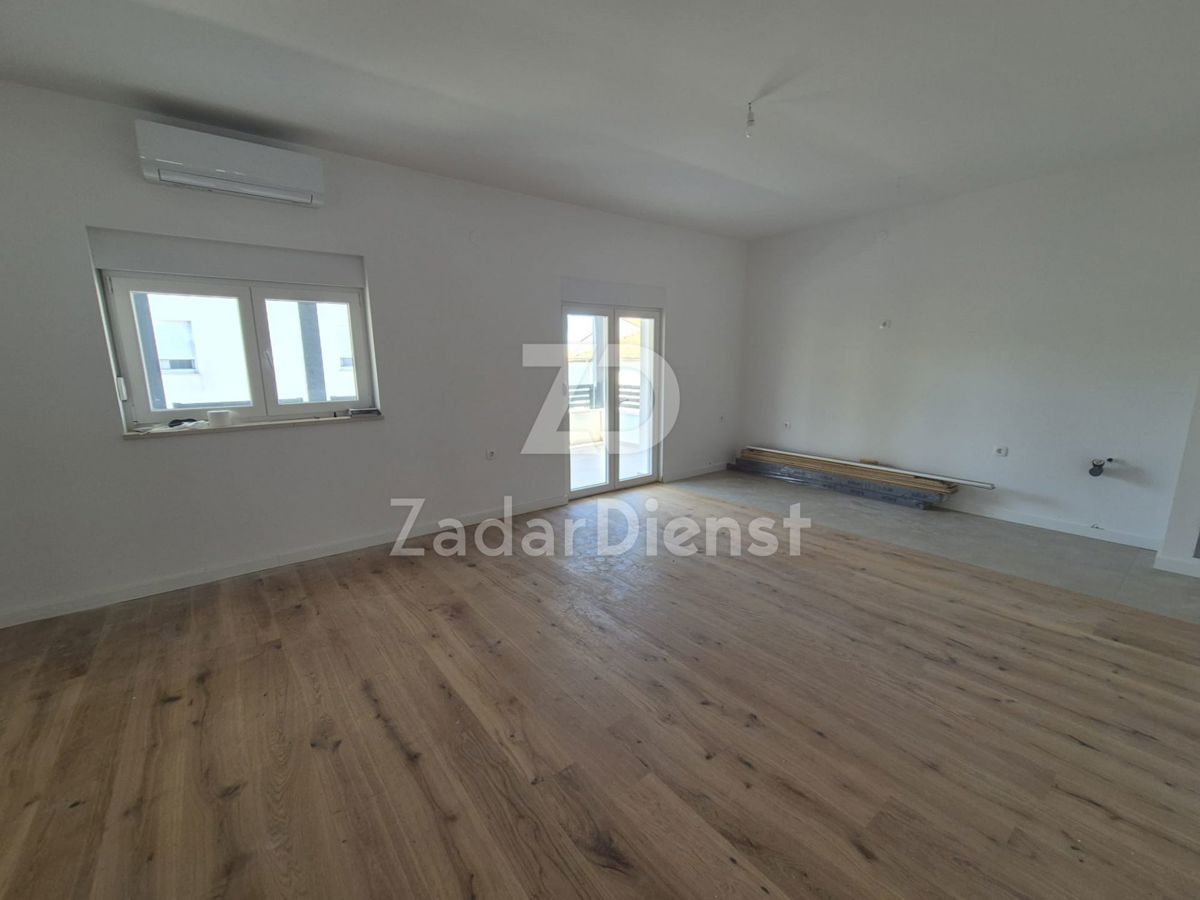 Bellissimo appartamento al piano terra nel centro di Zara