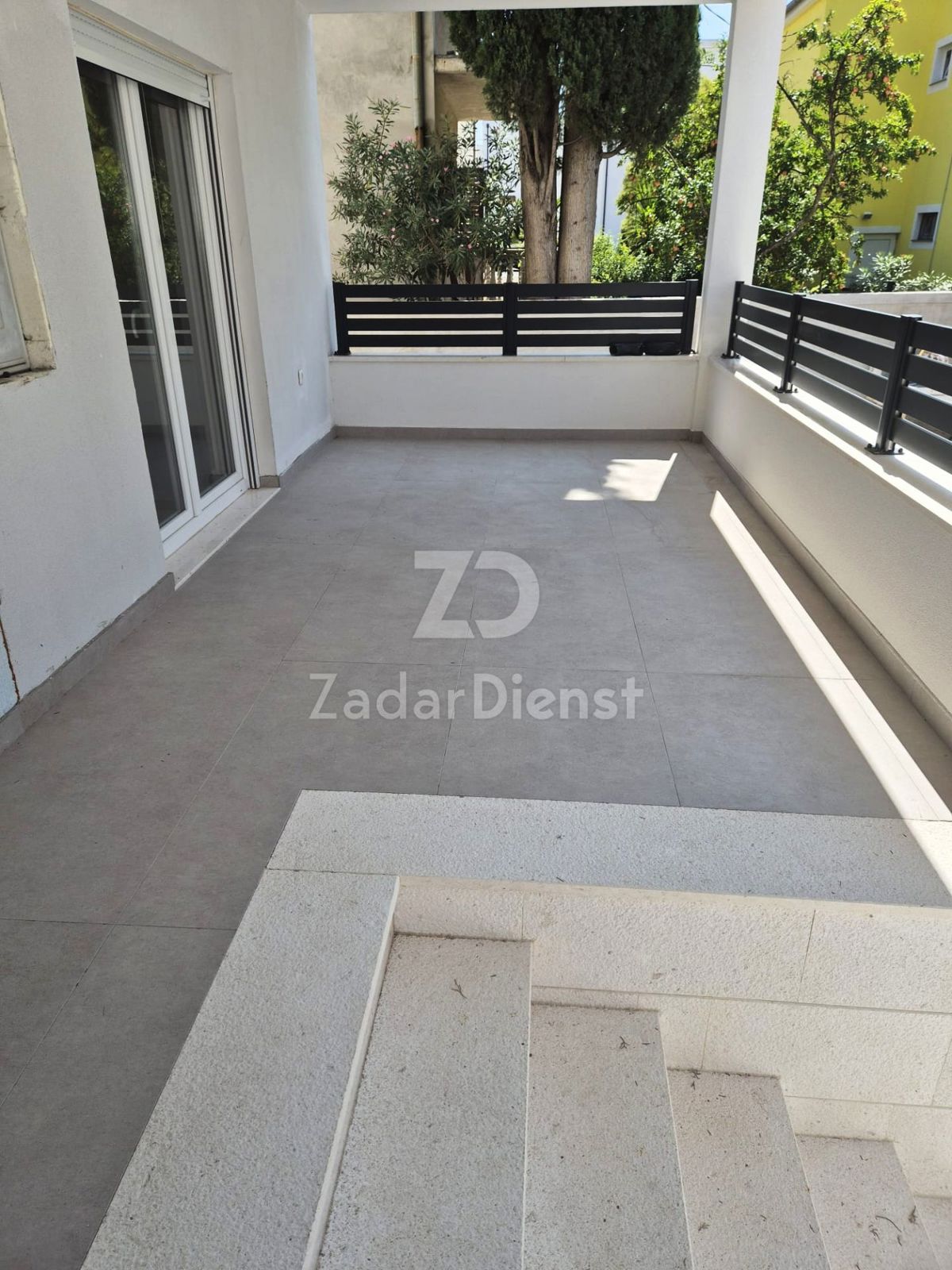 Bellissimo appartamento al piano terra nel centro di Zara