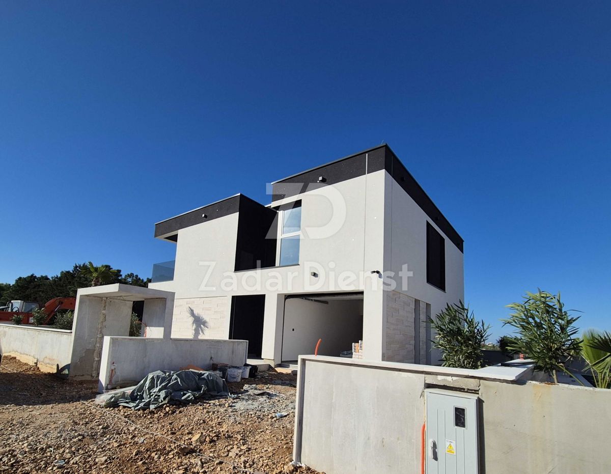 Villa moderna con piscina di 179,58 m2 a Privlaka