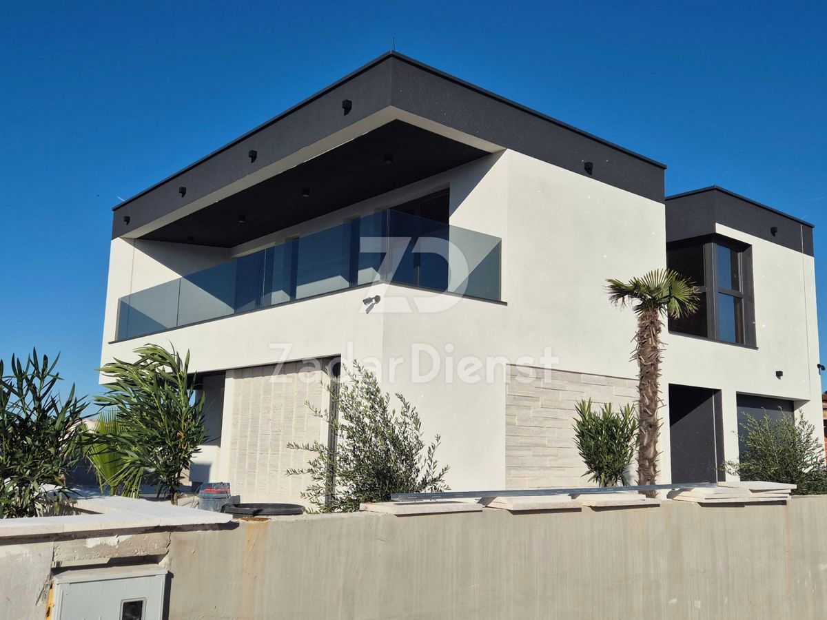 Villa moderna con piscina di 179,58 m2 a Privlaka