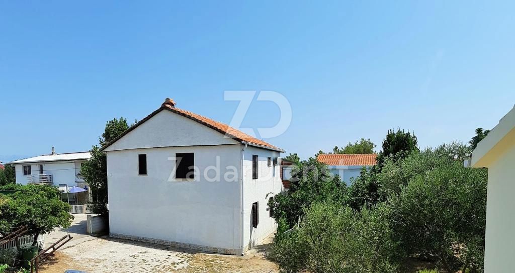 Casa con 3 unità abitative in ottima posizione sull'isola di Vir