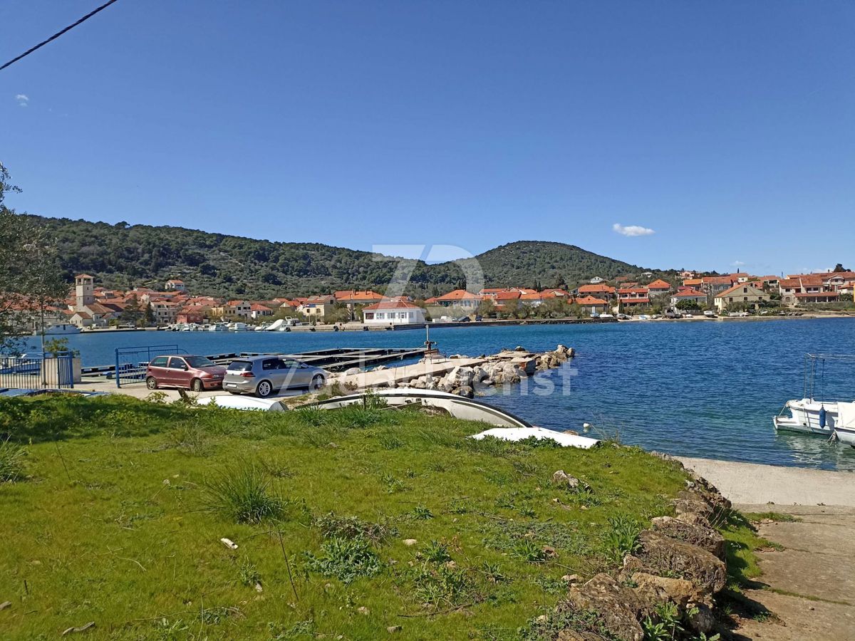 Terreno di 768 m², seconda fila sul mare - Veli Iž