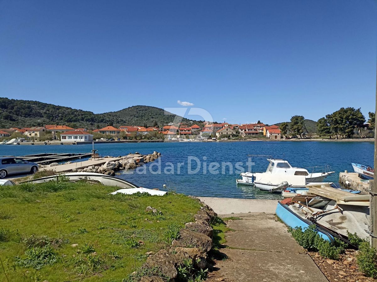 Terreno di 768 m², seconda fila sul mare - Veli Iž