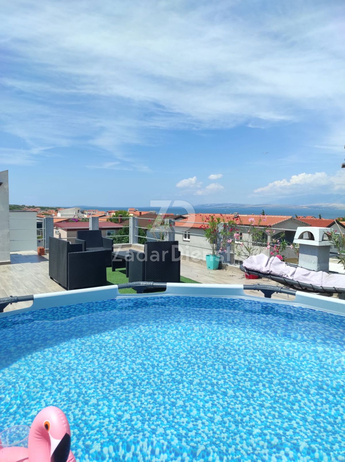 Casa con 4 appartamenti e una splendida terrazza sul tetto a Vir