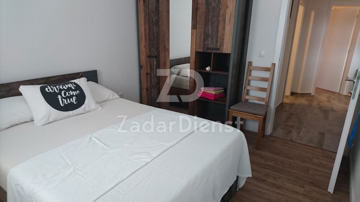 Casa con 3 appartamenti e vista sul mare sull'isola di Vir