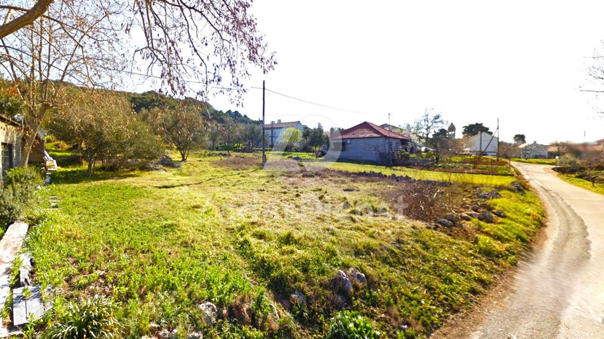 Terreno di 2510 m2, in prima fila sul mare a Brbinj (Dugi otok)