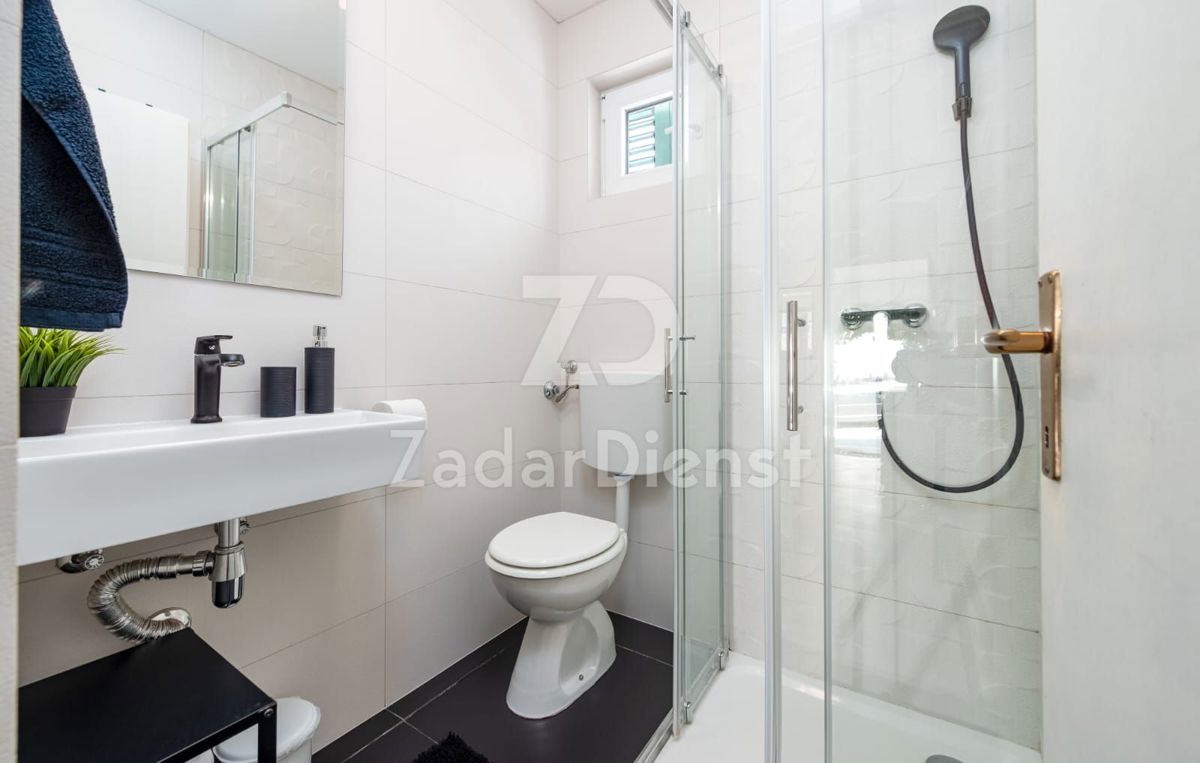 Casa con piscina e appartamento aggiuntivo sull'isola di Vir