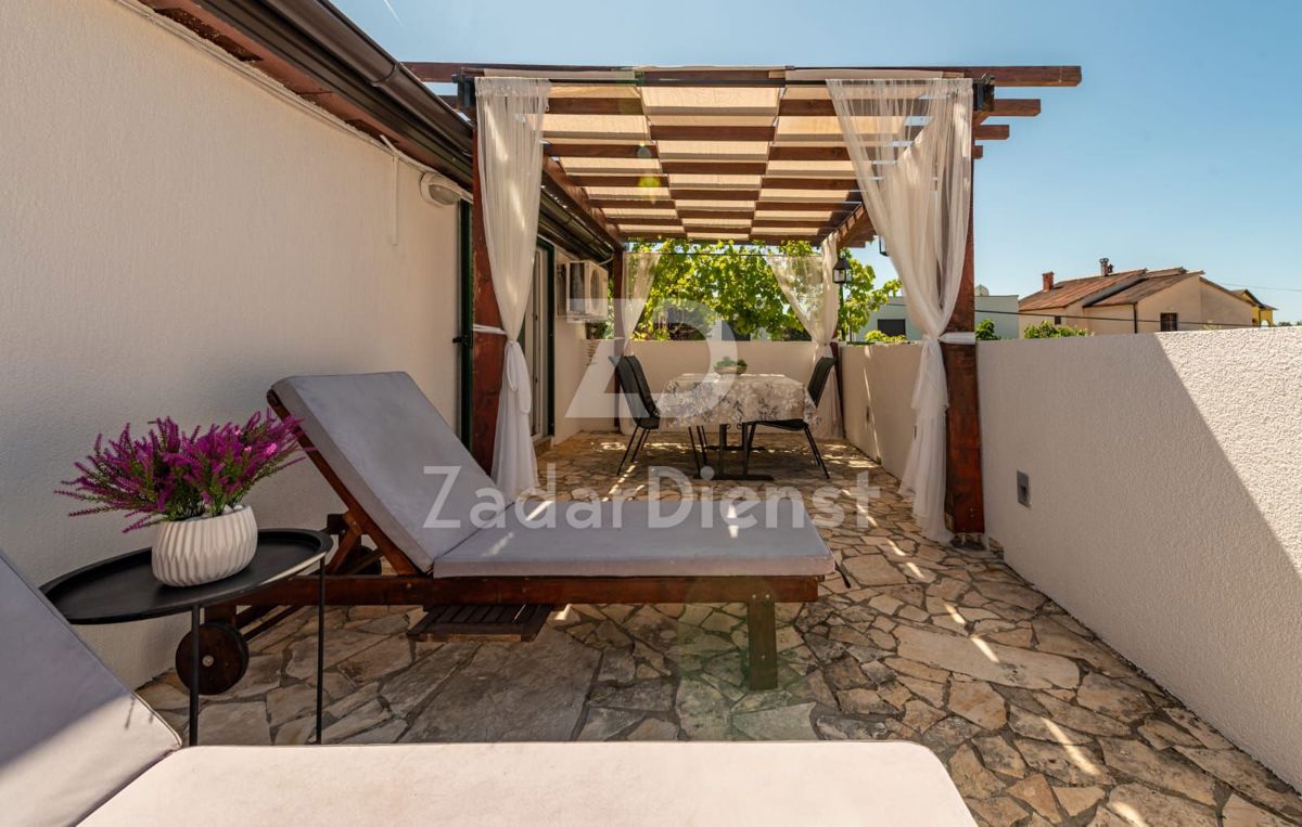 Casa con piscina e appartamento aggiuntivo sull'isola di Vir