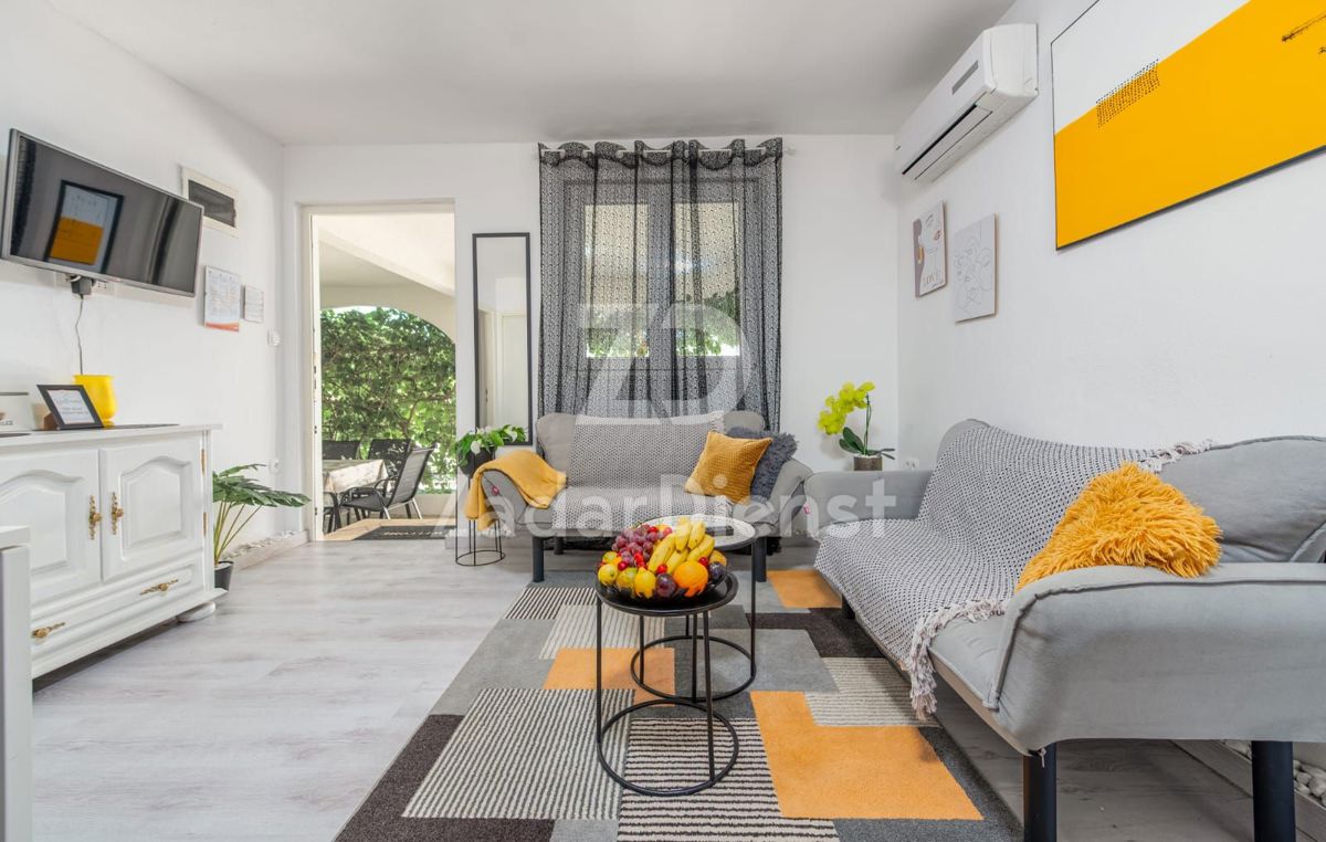 Casa con piscina e appartamento aggiuntivo sull'isola di Vir