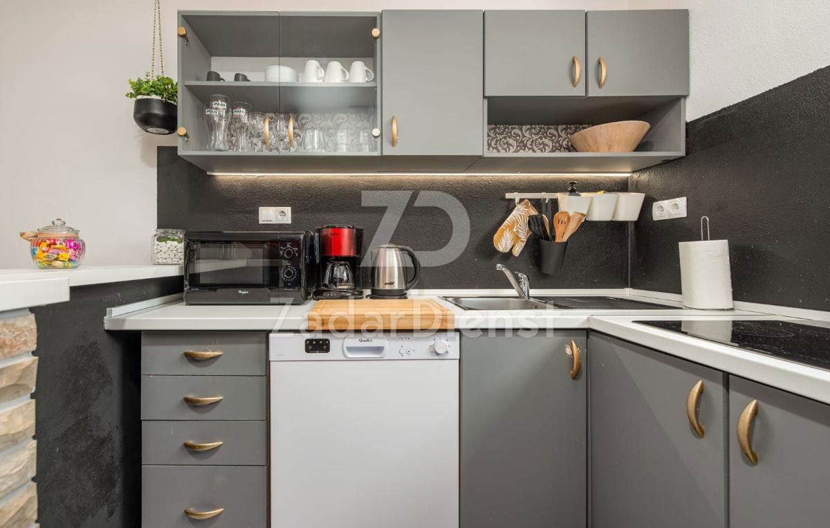 Casa con piscina e appartamento aggiuntivo sull'isola di Vir