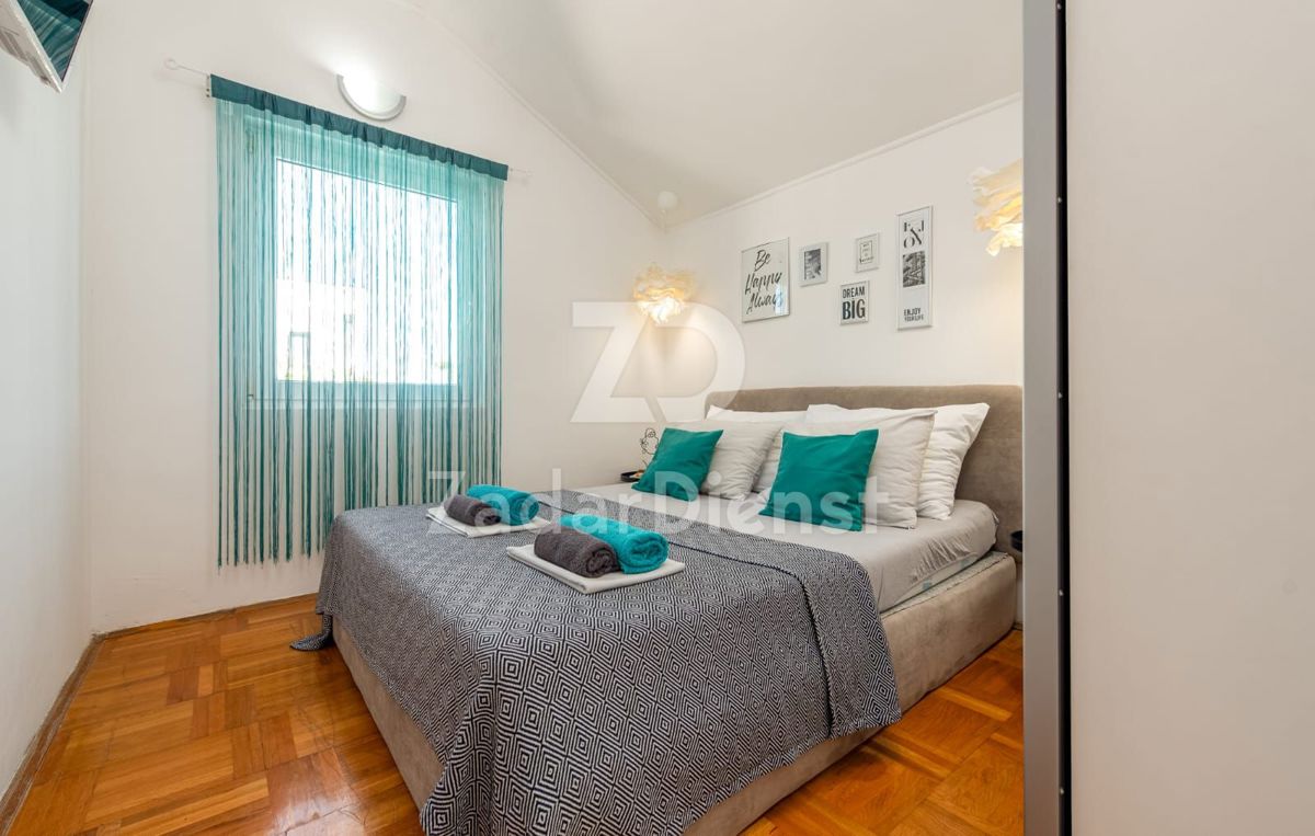 Casa con piscina e appartamento aggiuntivo sull'isola di Vir