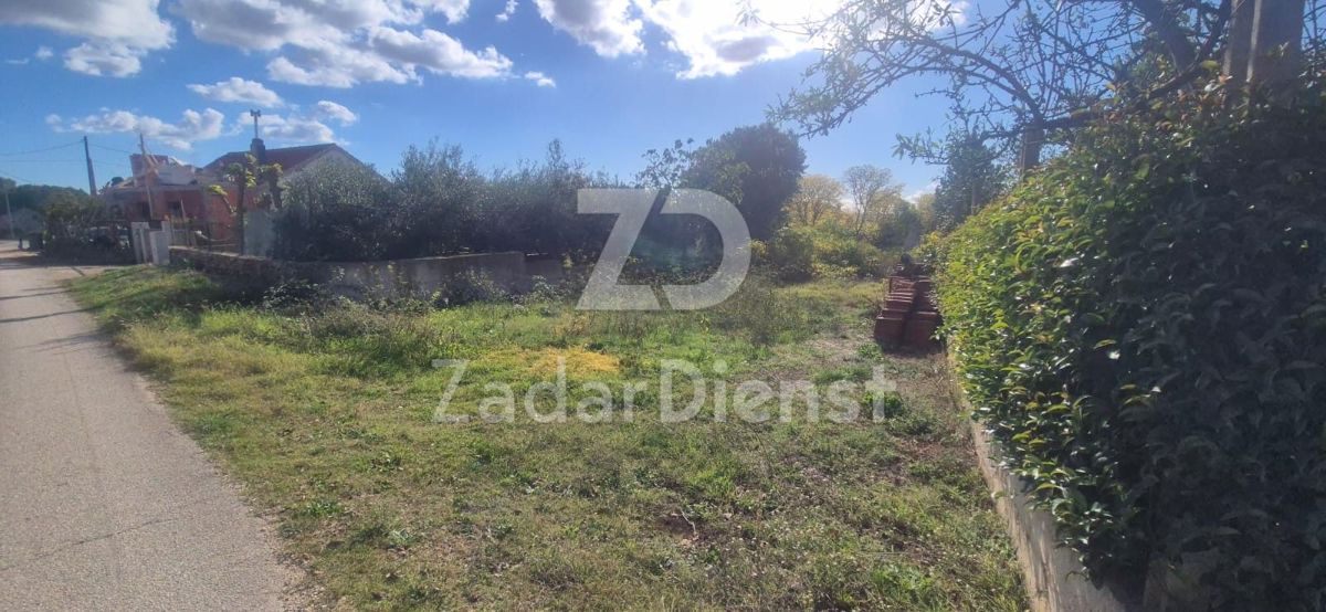 Terreno con casa in pietra - Suhovare (Zadar)