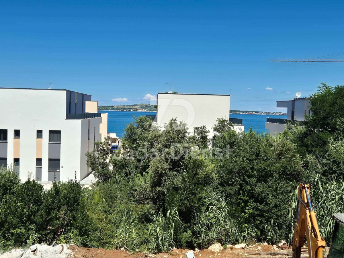 Villa moderna con piscina e vista sul mare a Privlaka