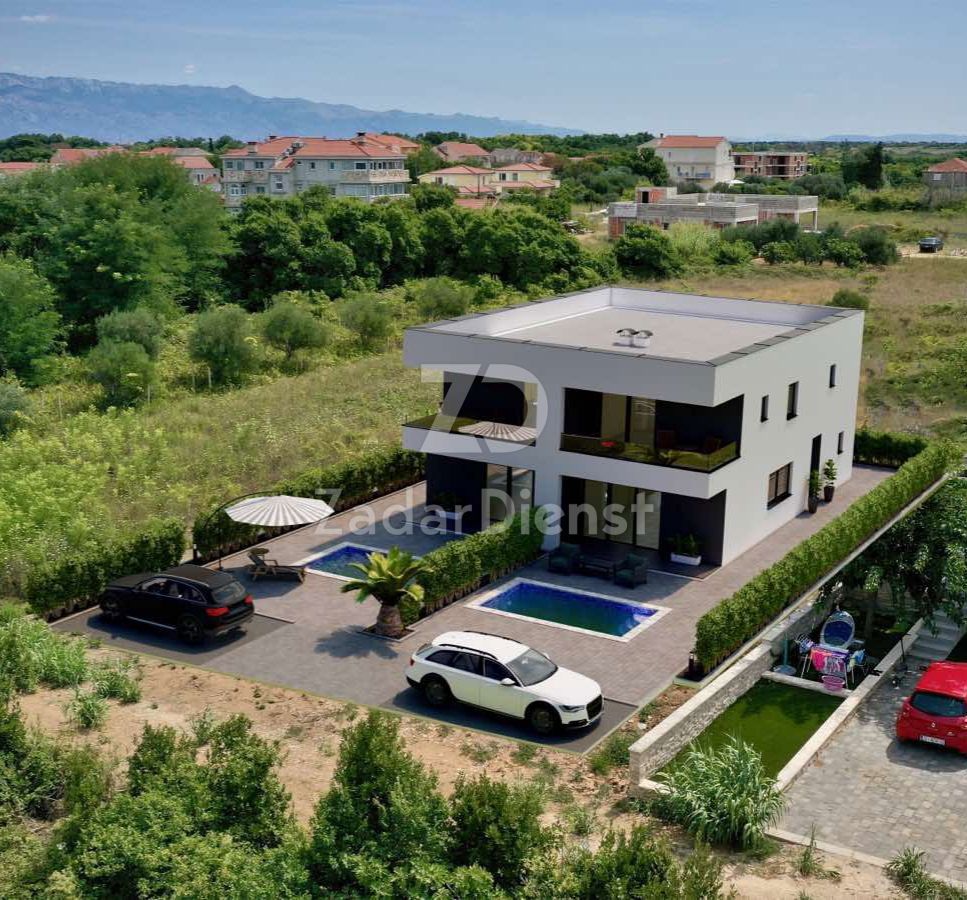 Villa moderna con piscina e vista sul mare a Privlaka