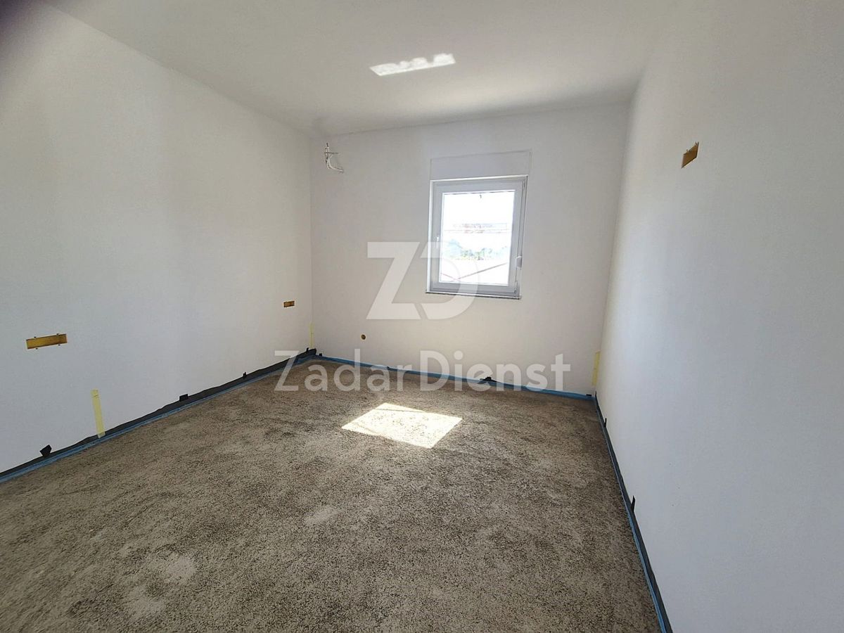 Villa moderna con piscina e vista sul mare a Privlaka