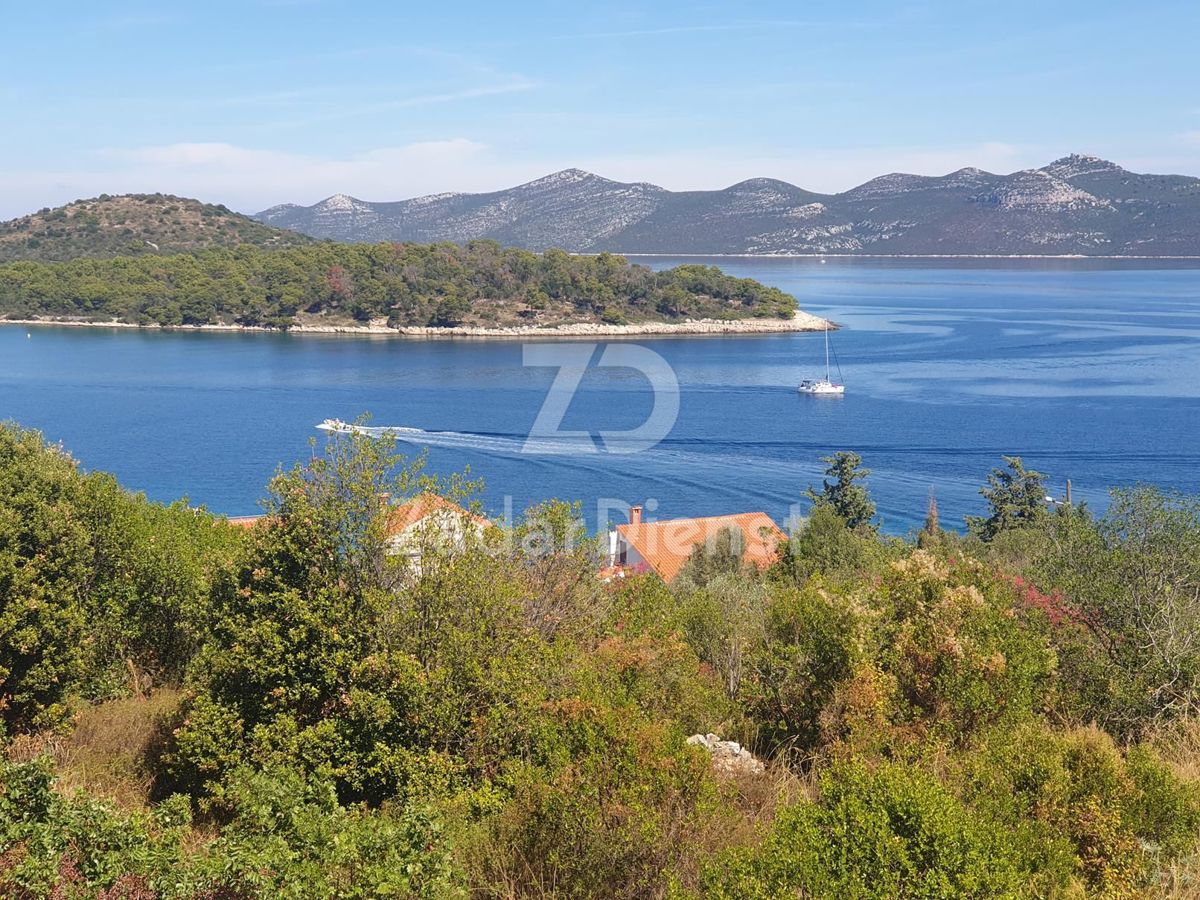 Terreno con costruzione iniziata - Mali Iž