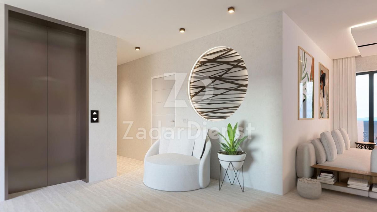 Attico di lusso con piscina e vista sul mare a Zara