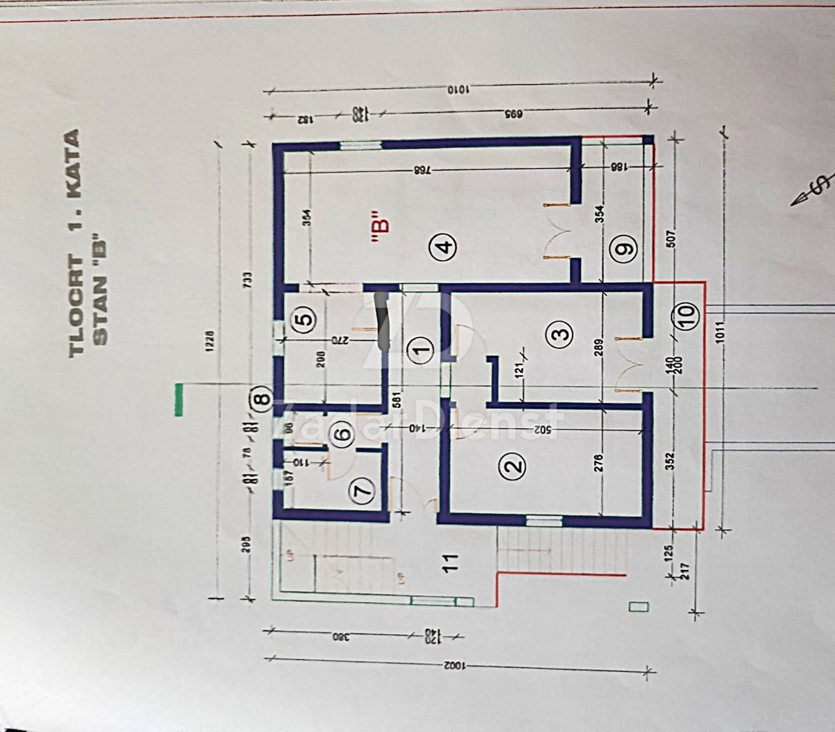 Appartamento bilocale al 1° piano di un edificio residenziale a Biograd