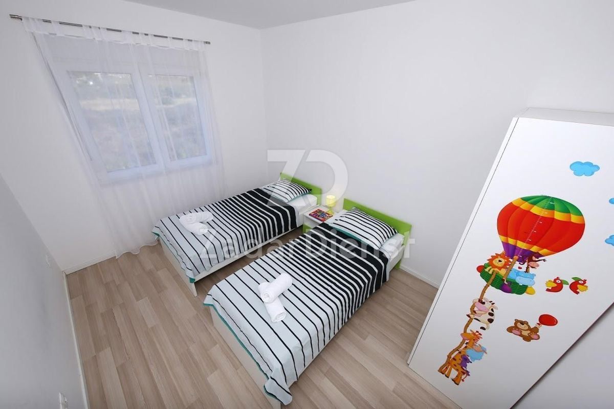 Bella e attrezzata casa con piscina a Zaton