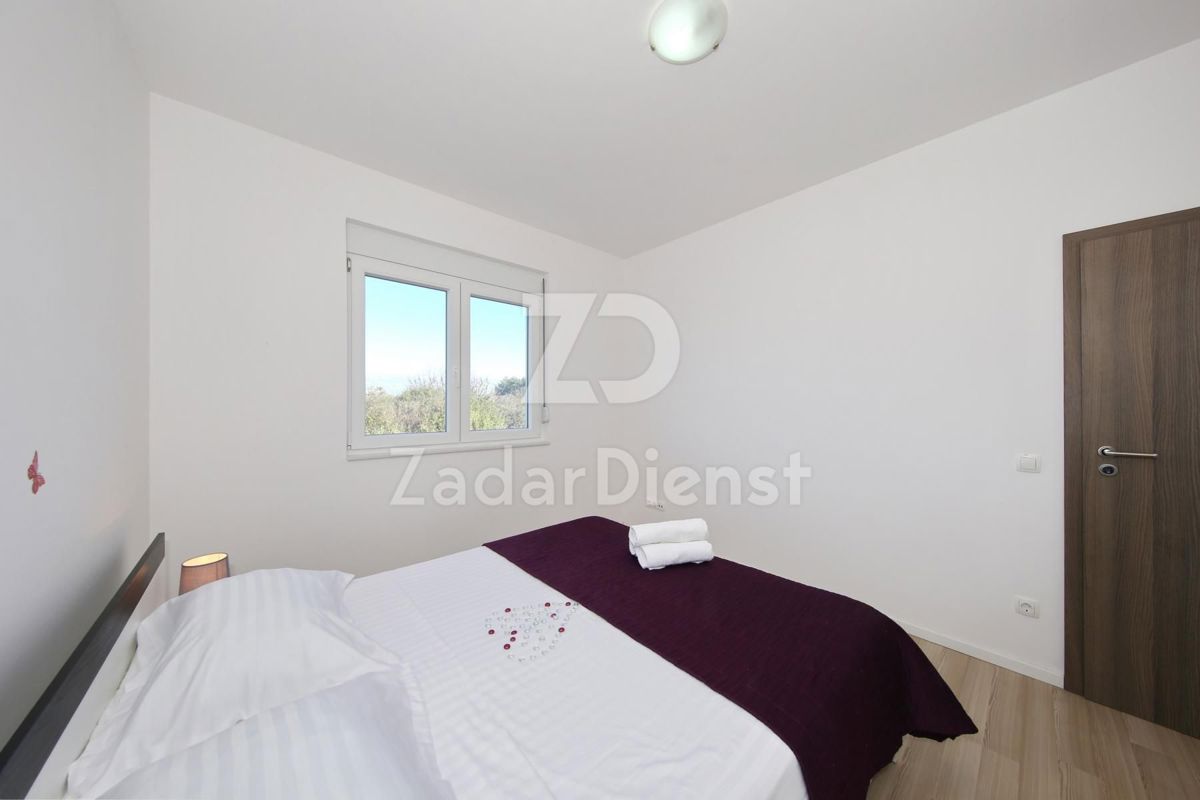 Bella e attrezzata casa con piscina a Zaton