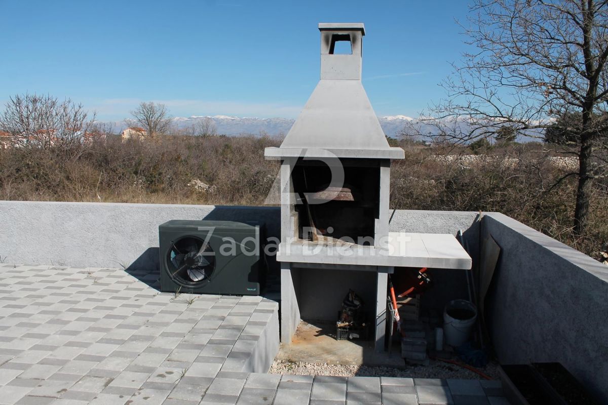 Bella e attrezzata casa con piscina a Zaton