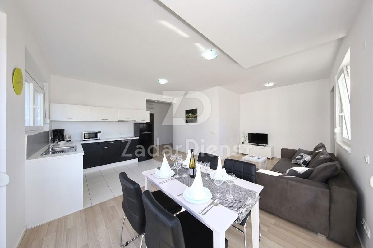 Bella e attrezzata casa con piscina a Zaton