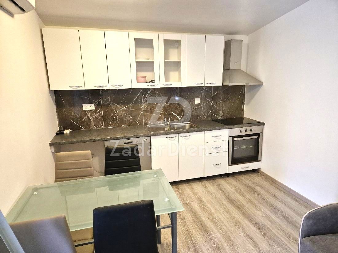 Casa con 3 unità abitative, a 150 m dal mare - Murter