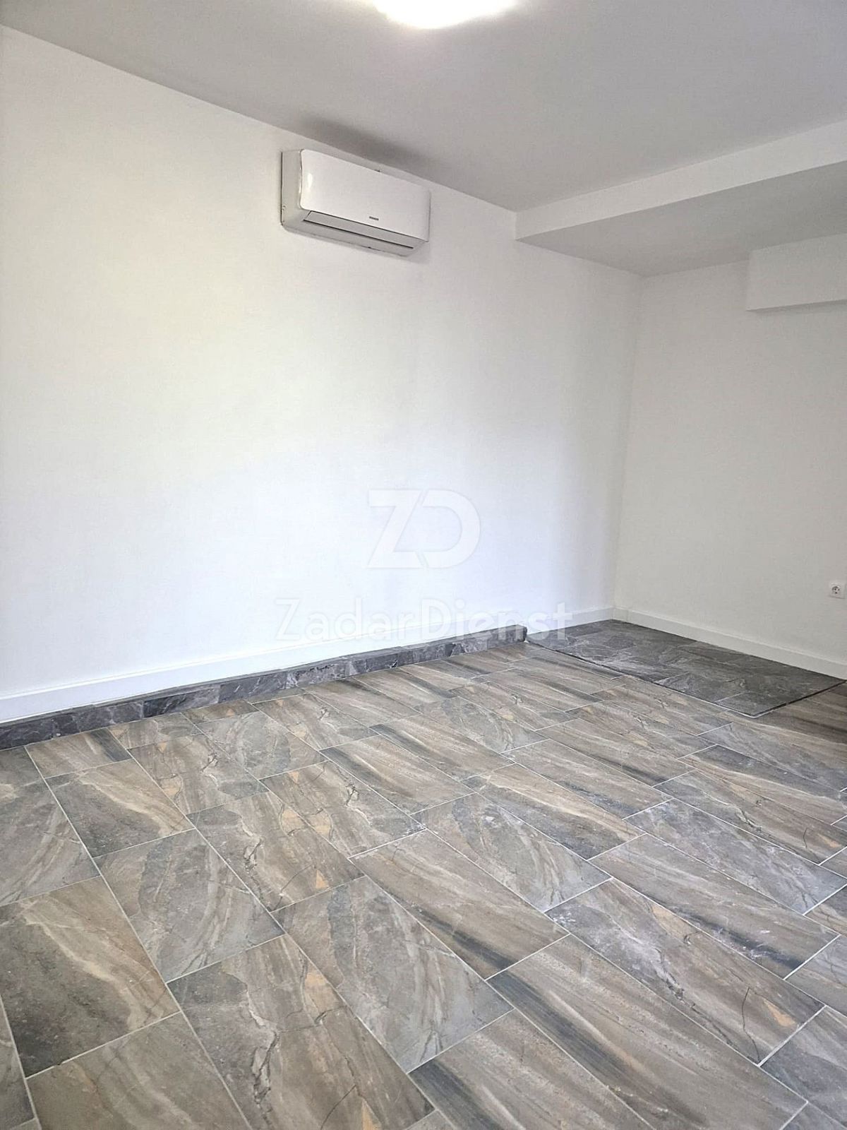 Casa con 3 unità abitative, a 150 m dal mare - Murter