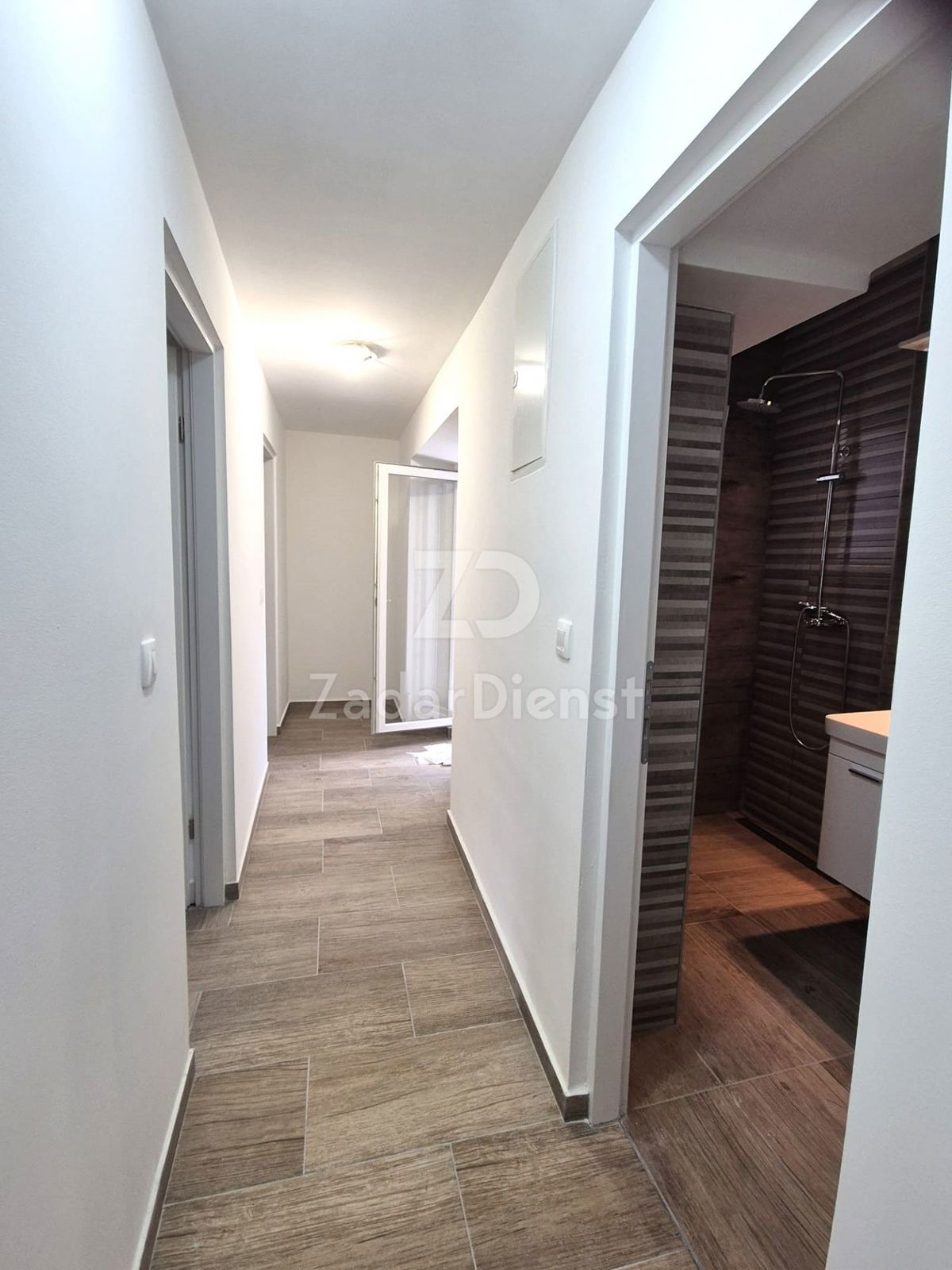 Casa con 3 unità abitative, a 150 m dal mare - Murter