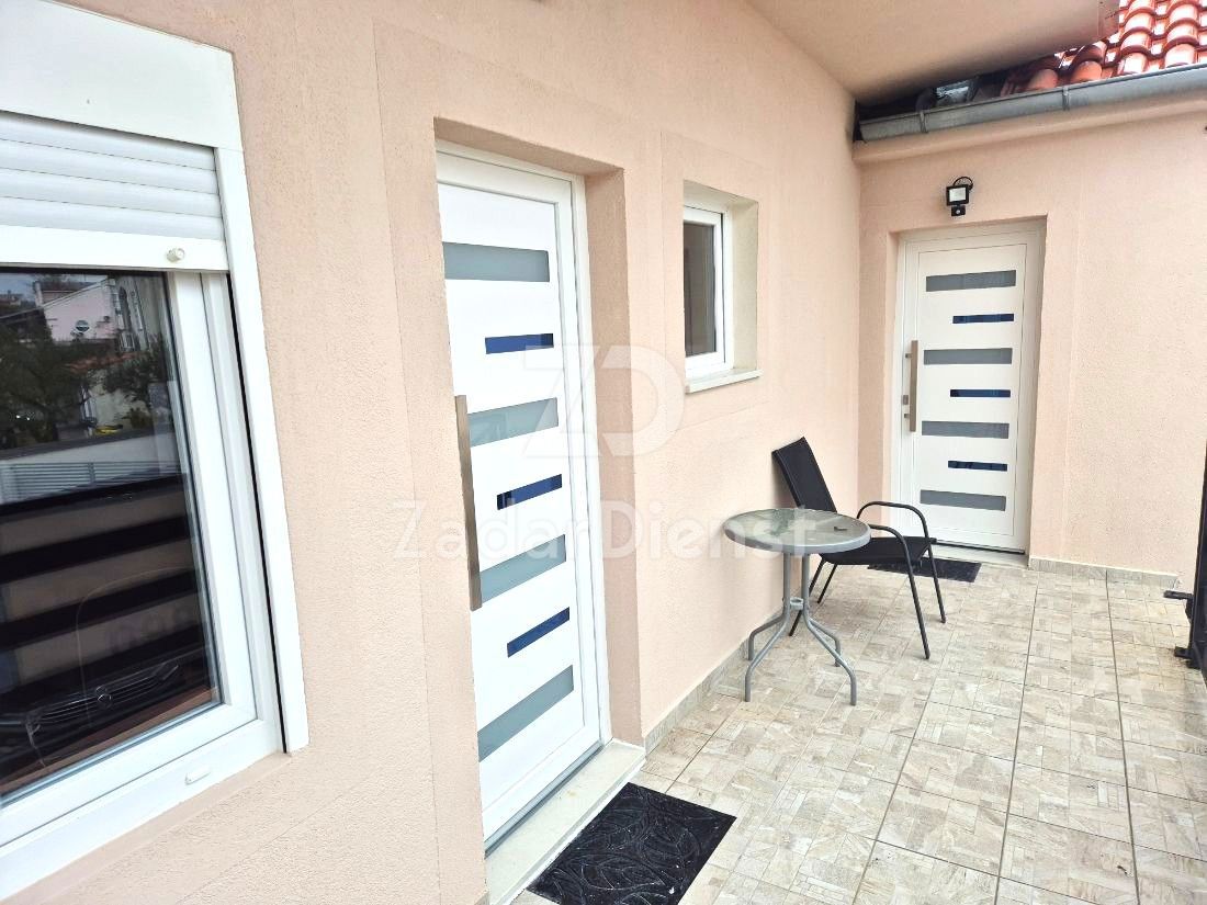 Casa con 3 unità abitative, a 150 m dal mare - Murter