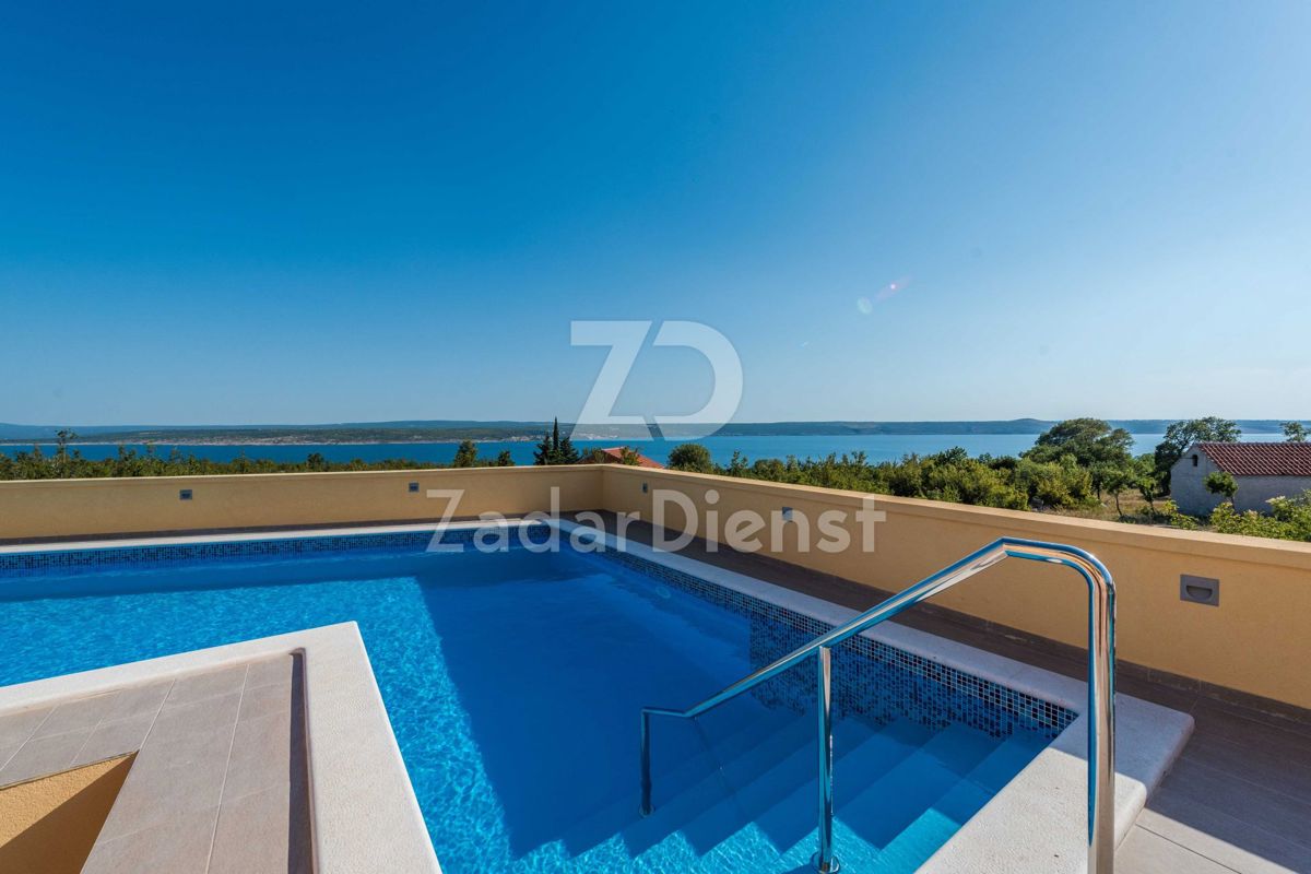 Villa con piscina e vista mare di 200 m2 - Maslenica