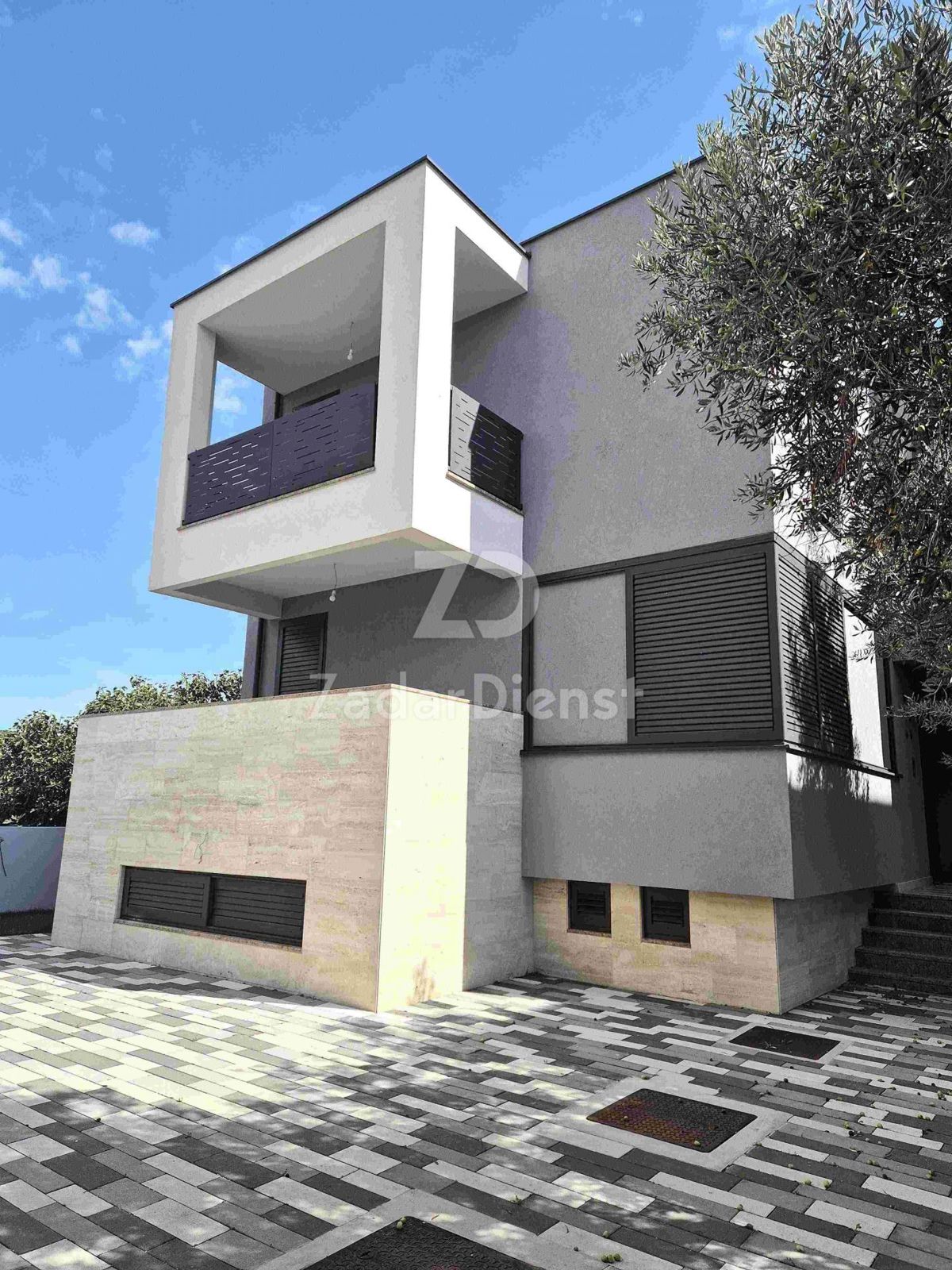 Villa con piscina e splendida vista sul mare