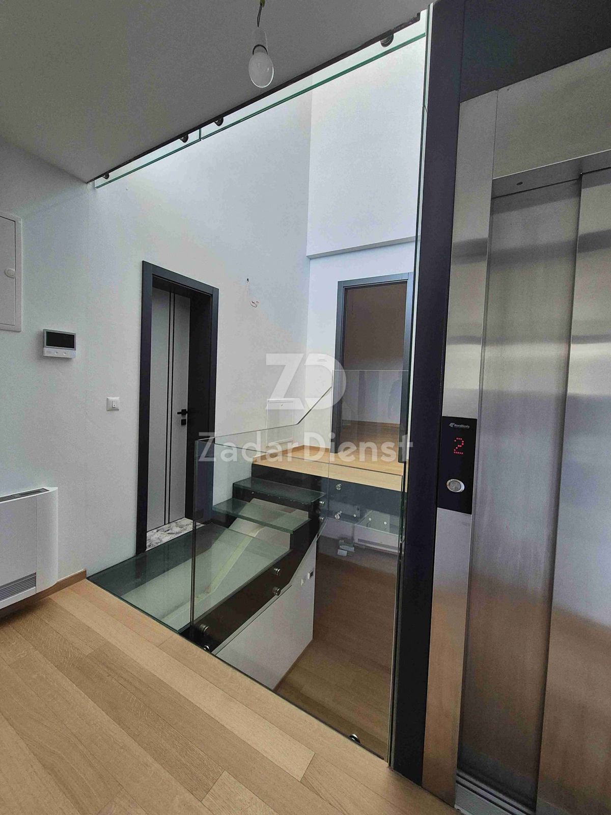 Villa con piscina e splendida vista sul mare