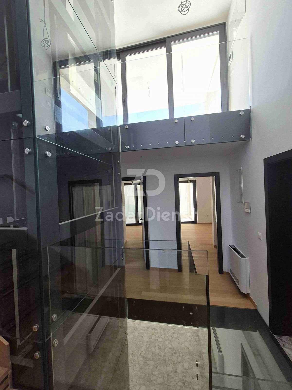 Villa con piscina e splendida vista sul mare