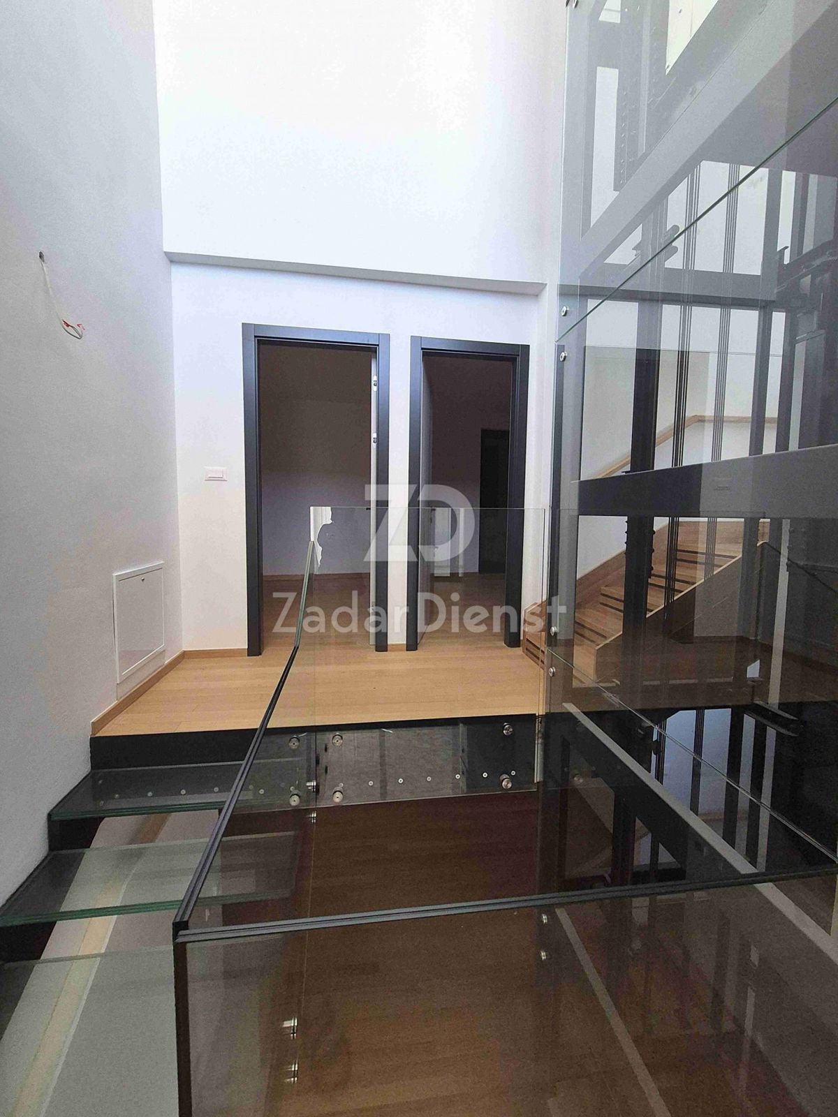 Villa con piscina e splendida vista sul mare